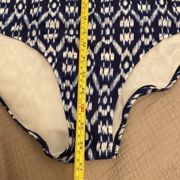 Old Navy blue and white one pieces swimwear. Size XXL - Picture 10 of 11